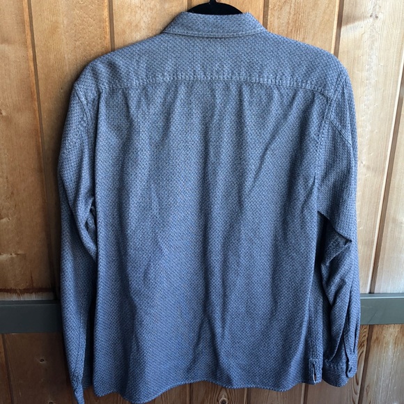 Banana Republic Men’s Casual Dress Shirt - Picture 3 of 4